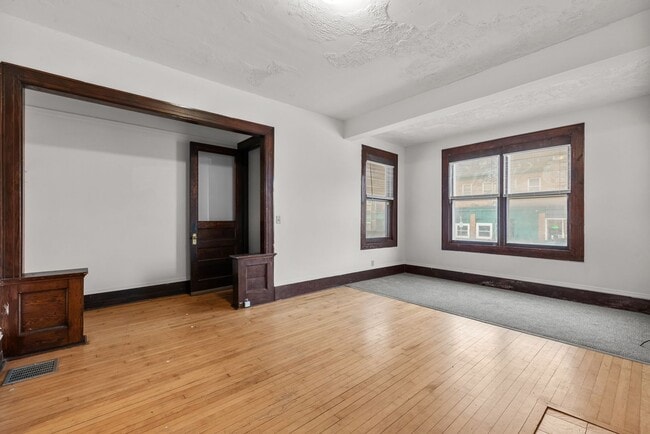 Photo - The Maple Unidad LOWER