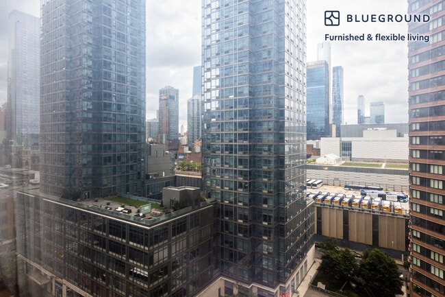 635 W 42nd St Unidad SI FL12-ID1861