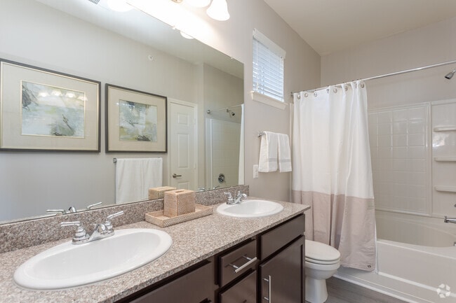 2BR, 2BA - 1305SF Enclave - Master Bathroom