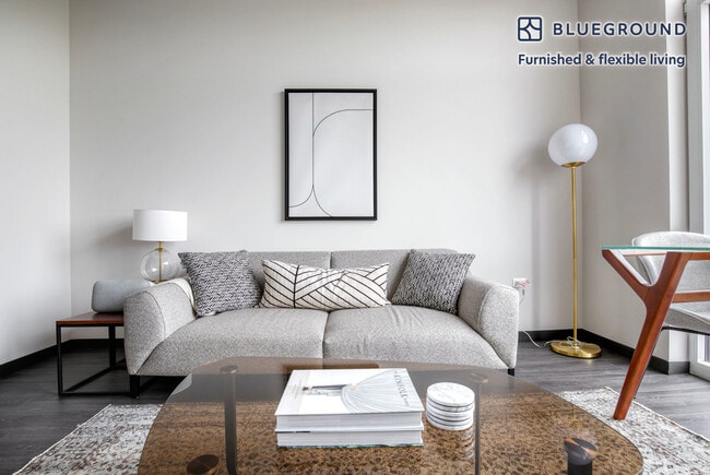 Photo - 150 N Ashland Ave Unit FL6-ID1062