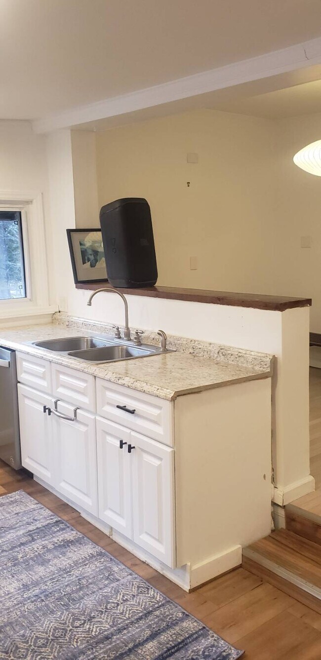 Photo - 1444 Briscoe Rd