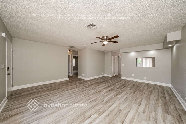 Photo - 6206 Wauconda Way W