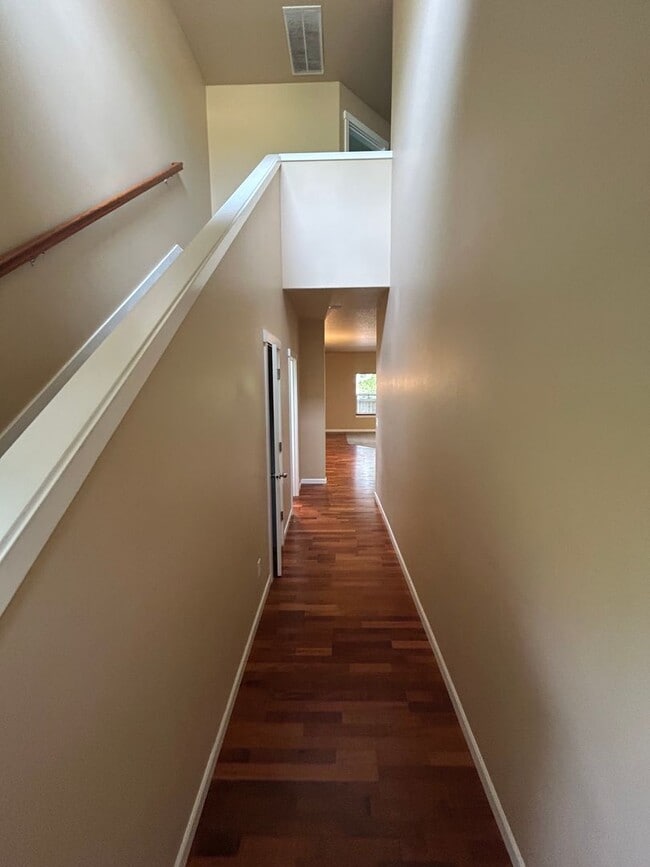 Photo - 2000 NW Yohn Ranch Dr