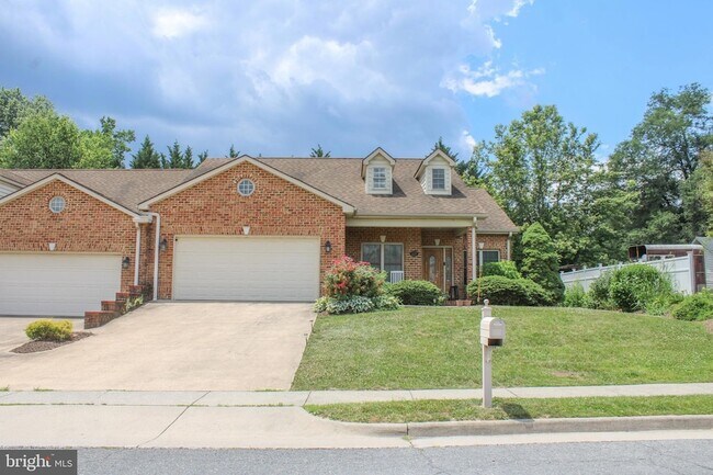Photo - 227 Donna Dr