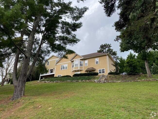 Building Photo - West AVL  - Good Things Come in Twos!  Rea... Rental