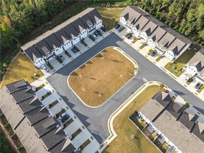 Photo - 124 Auburn Wds Dr