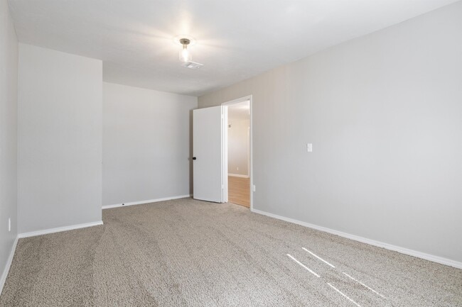 Photo - 1909 NE 52nd St