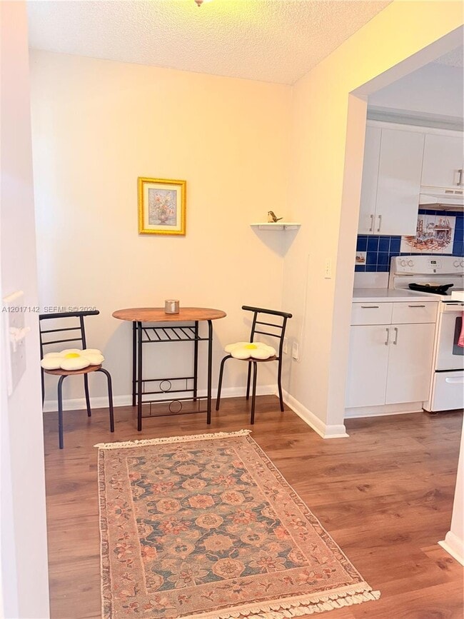 Photo - 571 SW 142nd Ave Unit 311O