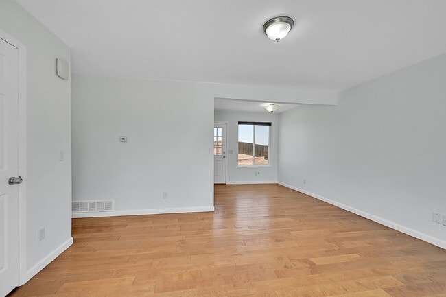 Photo - $2,495.00, 3 bed, 2 bath located in Westmi...