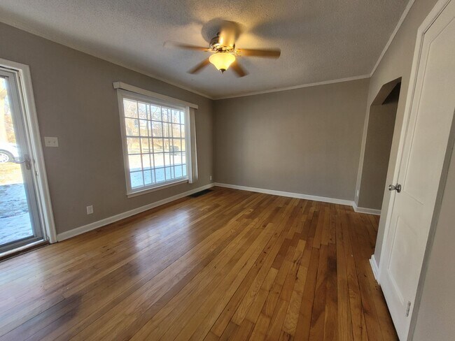 Photo - Great two bedroom duplex on Urbandale Avenue!