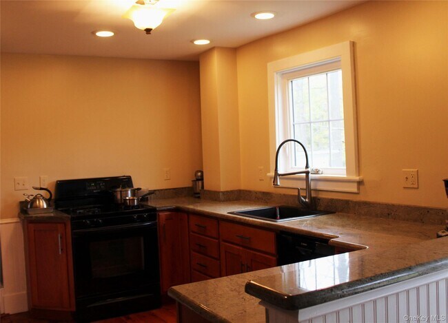 Photo - 244 Lippincott Rd