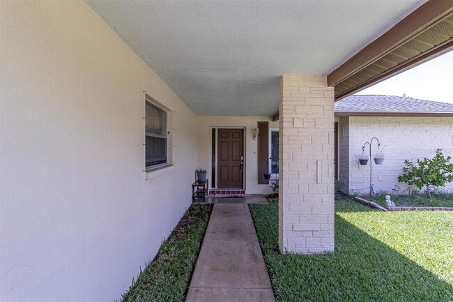 Photo - 10531 Meadow Hill Dr