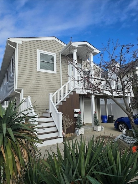 Photo - 359 E Pine St