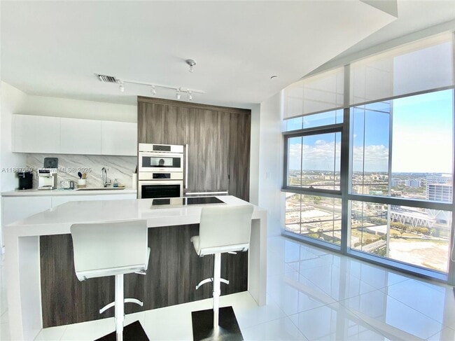Photo - 851 NE 1st Ave Unidad 2802