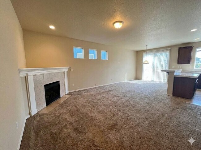 Photo - Gorgeous Single Family home in great condition with private patio - $500 Move in incentive