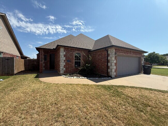 Photo - 3-bedroom, 2-bath home with a dedicated study located in The Creeks at Wimberley