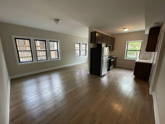 Photo - 3407 W Fullerton Ave Apartamentos Unidad 3407-2C