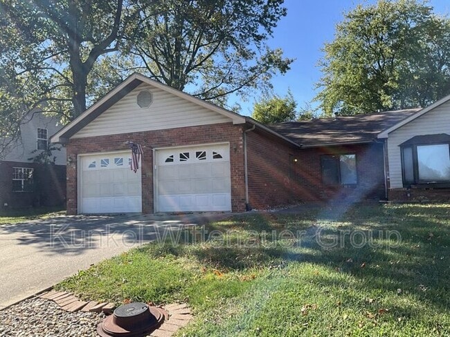 Building Photo - 9 Old Orchard Ln