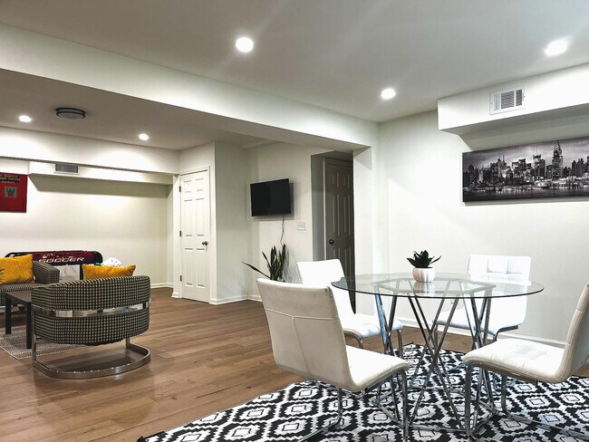 Photo - 1725 Mary Lou Ln SE Unit 1