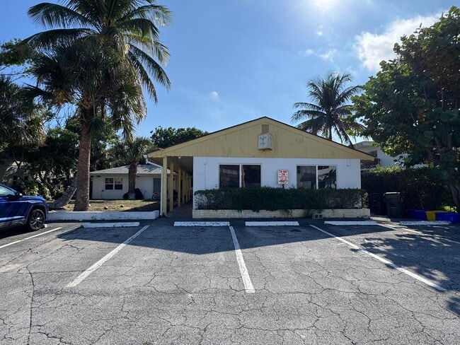 Building Photo - 110 Cascade Ln Unit 2