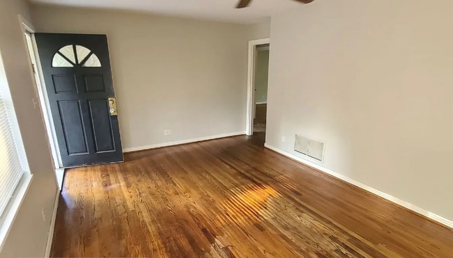 Photo - 4810 Summerlane Ave
