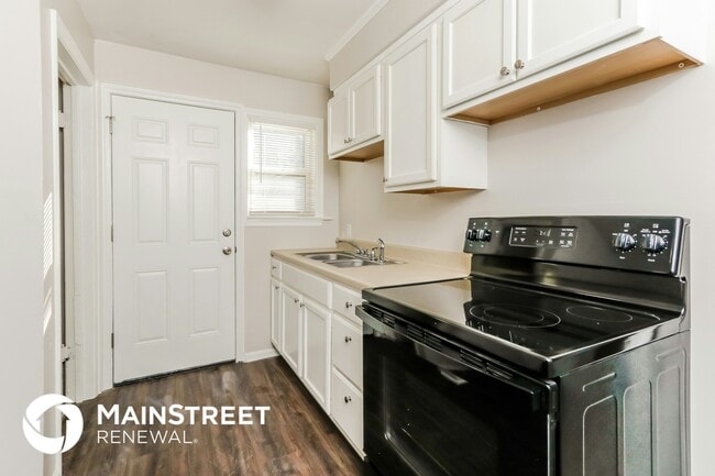 Photo - 4725 E 16th St