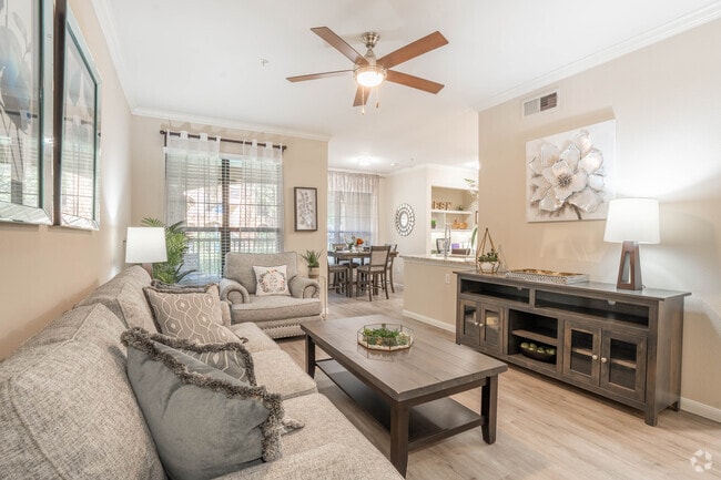2BR, 2BA - 1065SF - Living Room
