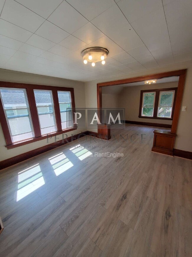 Photo - 1120 S 56th St