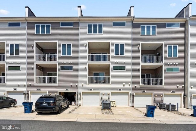 Building Photo - 23685 Hopewell Manor Terrace