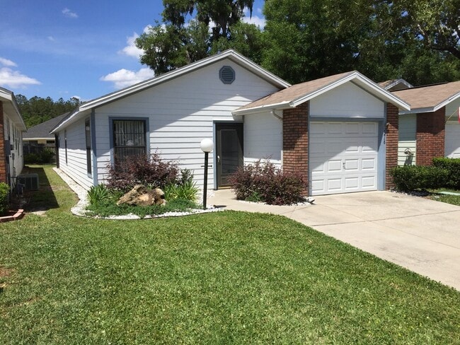 2216 NE 39th Ave