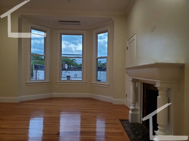 Photo - Coolidge Corner Area, In-Unit Washer and Dryer,  Parking for Rent