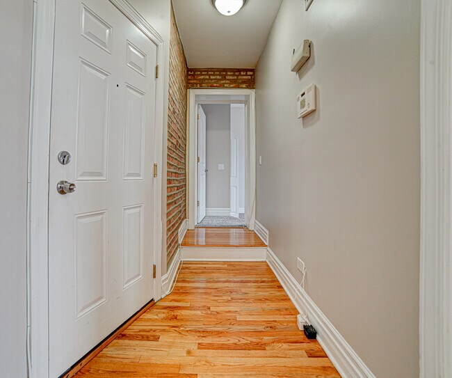 Photo - 4858 S Prairie Ave Unit 2A