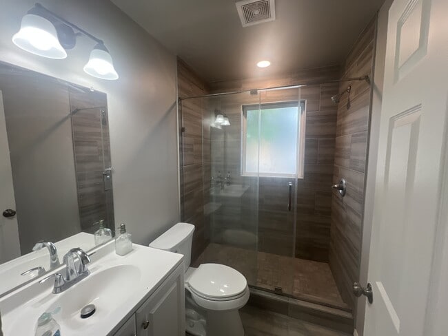 Photo - 2504 22nd St