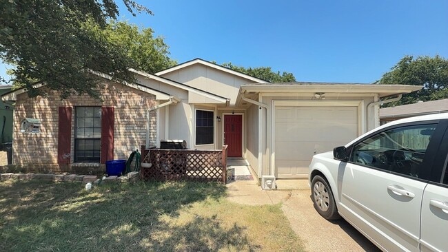 Building Photo - 4221 Heath St Rental
