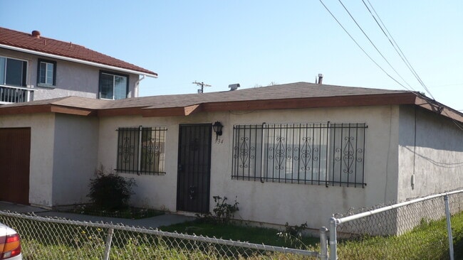 Building Photo - 930-934 Emory Street Unit 934