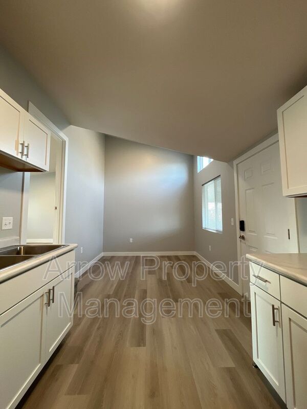 Photo - 877 N 26th St Unit 309