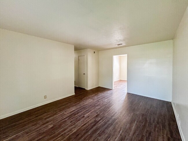 Photo - 3805 Atlas Dr