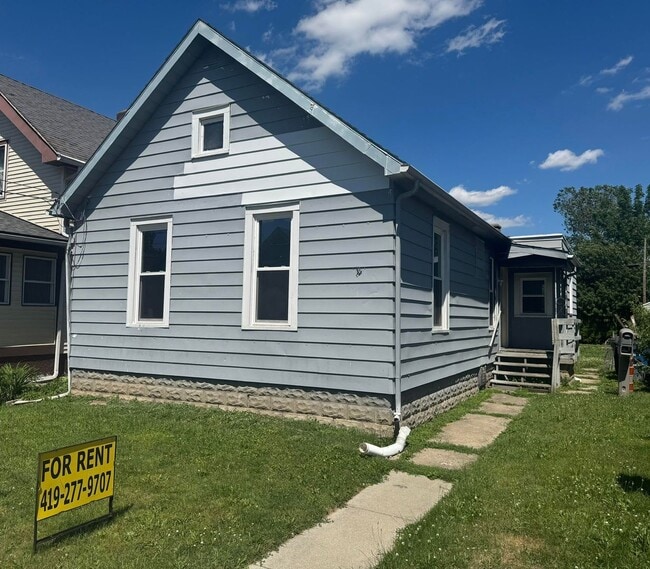 Remodeled 3-Bedroom Home – Move-In Ready - Updated pics coming soon! - Remodeled 3-Bedroom Home – Move-In Ready - Updated pics coming soon!