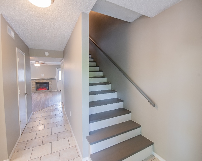 2305 E Kantz Cove