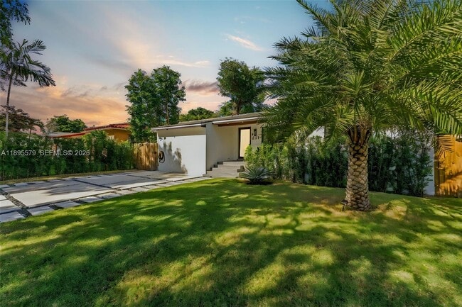 Photo - 231 NE 45th St