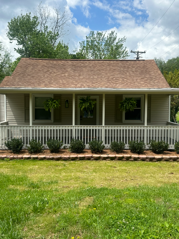 Photo - 3945 Greenleaf Ave