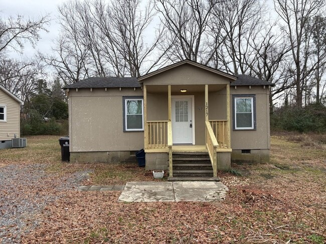 Building Photo - Newly Renovated Home in Rock Hill