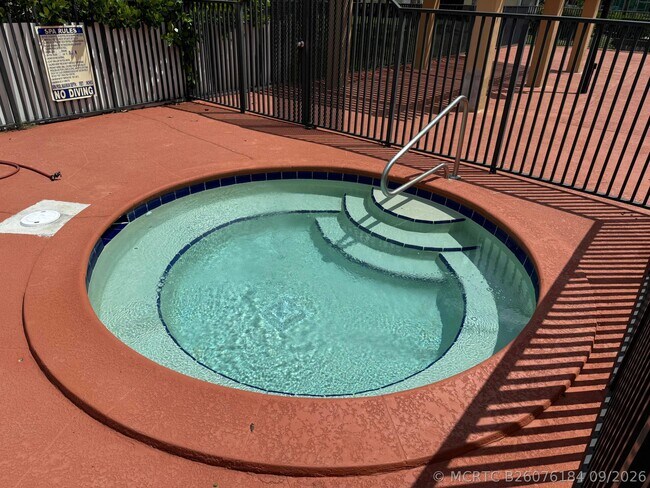 Photo - 5821 Riverside Dr Unit 203 B