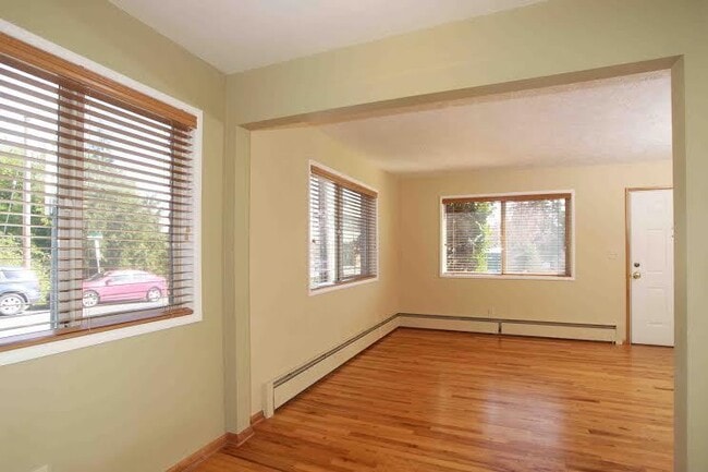 Photo - Cozy Condo at Marquam Court. Near OHSU with Parking and Storage-