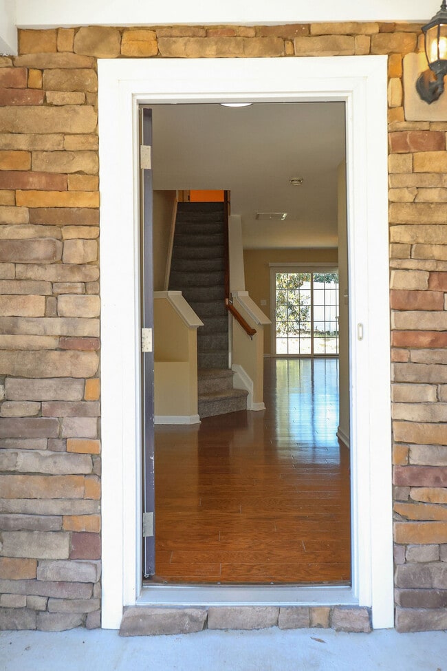 Photo - 8843 Thornton Town Pl