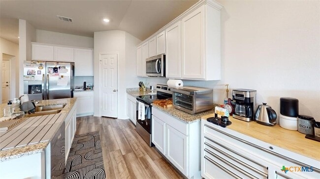 Photo - 10016 Avendesora Rd
