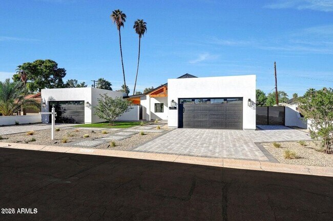 Building Photo - 6050 E Hollyhock St