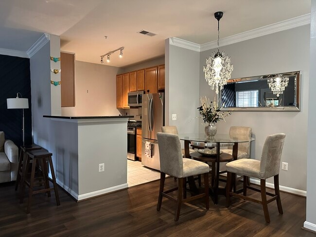 Photo - 4850 Eisenhower Ave Unit 121