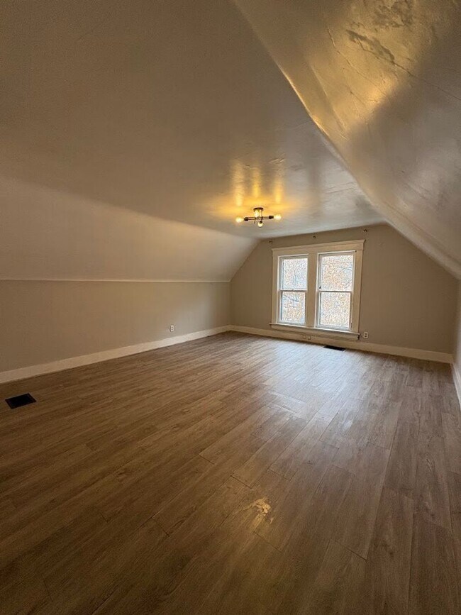 Photo - 96 Hall St Unit 3