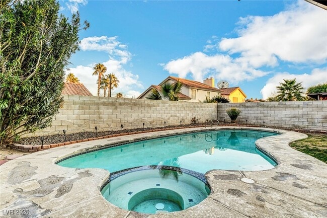 Photo - 4762 Torrence Dr